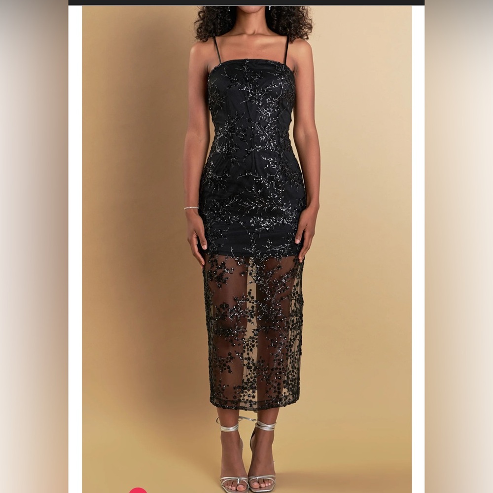 New with tags SEQUINS EMBROIDERED COCKTAIL DRESS
Elegant by endless rose black 🌹